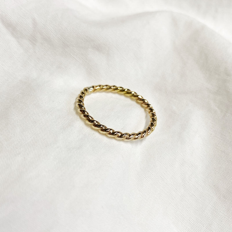 Ema Ring